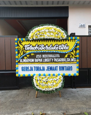 Papan Bunga Duka di Lemoe